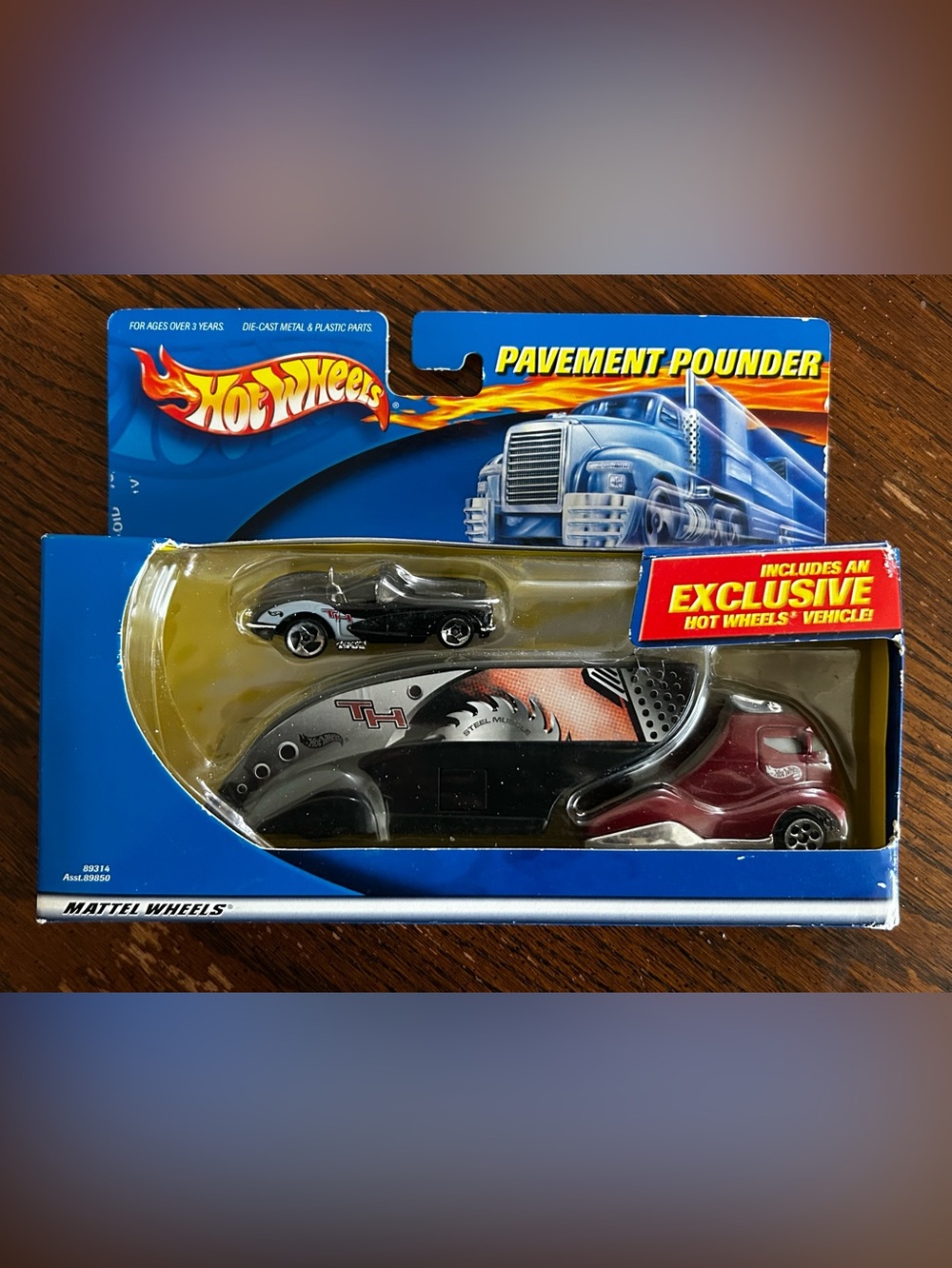 Hot Wheels Pavement Pounders Set w/Exclusive Treasure Hunt Black '58 Corvette